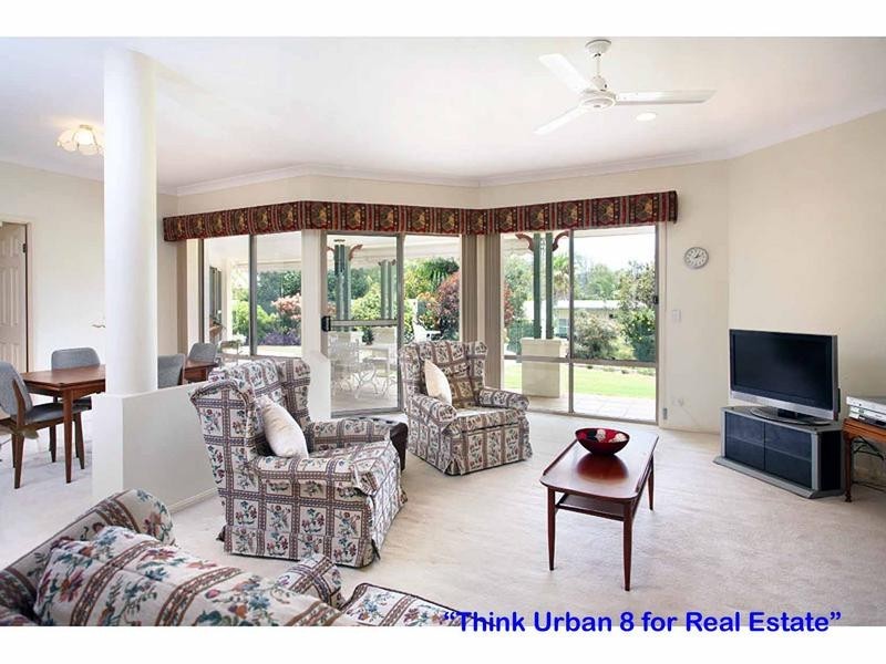 11 Preston Place, Brookfield QLD 4069